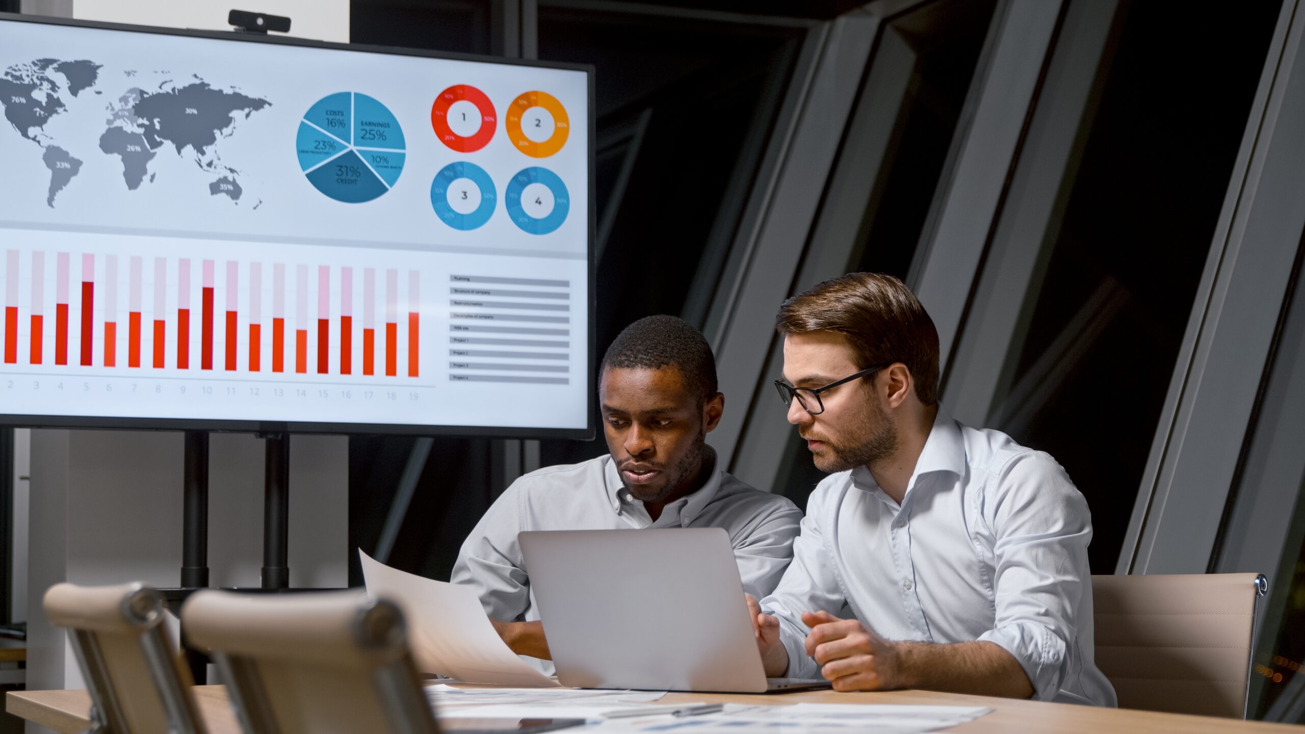 Multicultural,Professional,Company,Leaders,Working,At,Laptop,In,Metting,Room